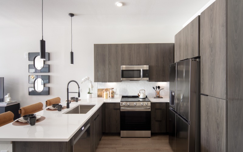 side view of the kitchen